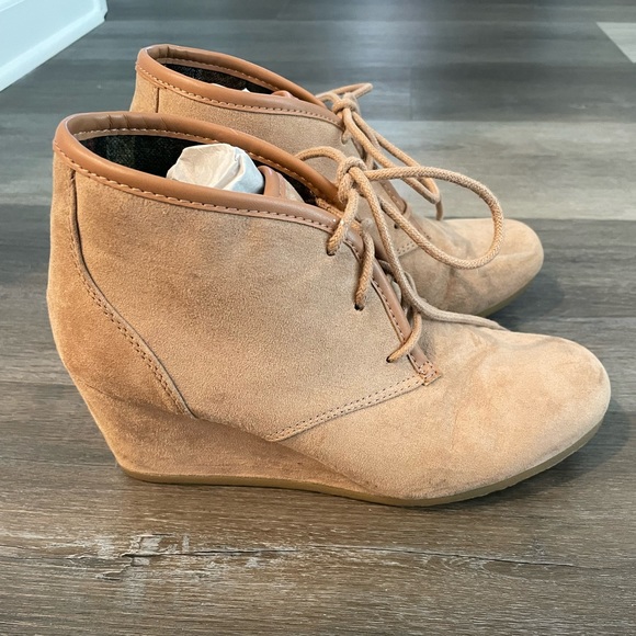 Tan Suede Platform Boots - Picture 3 of 4